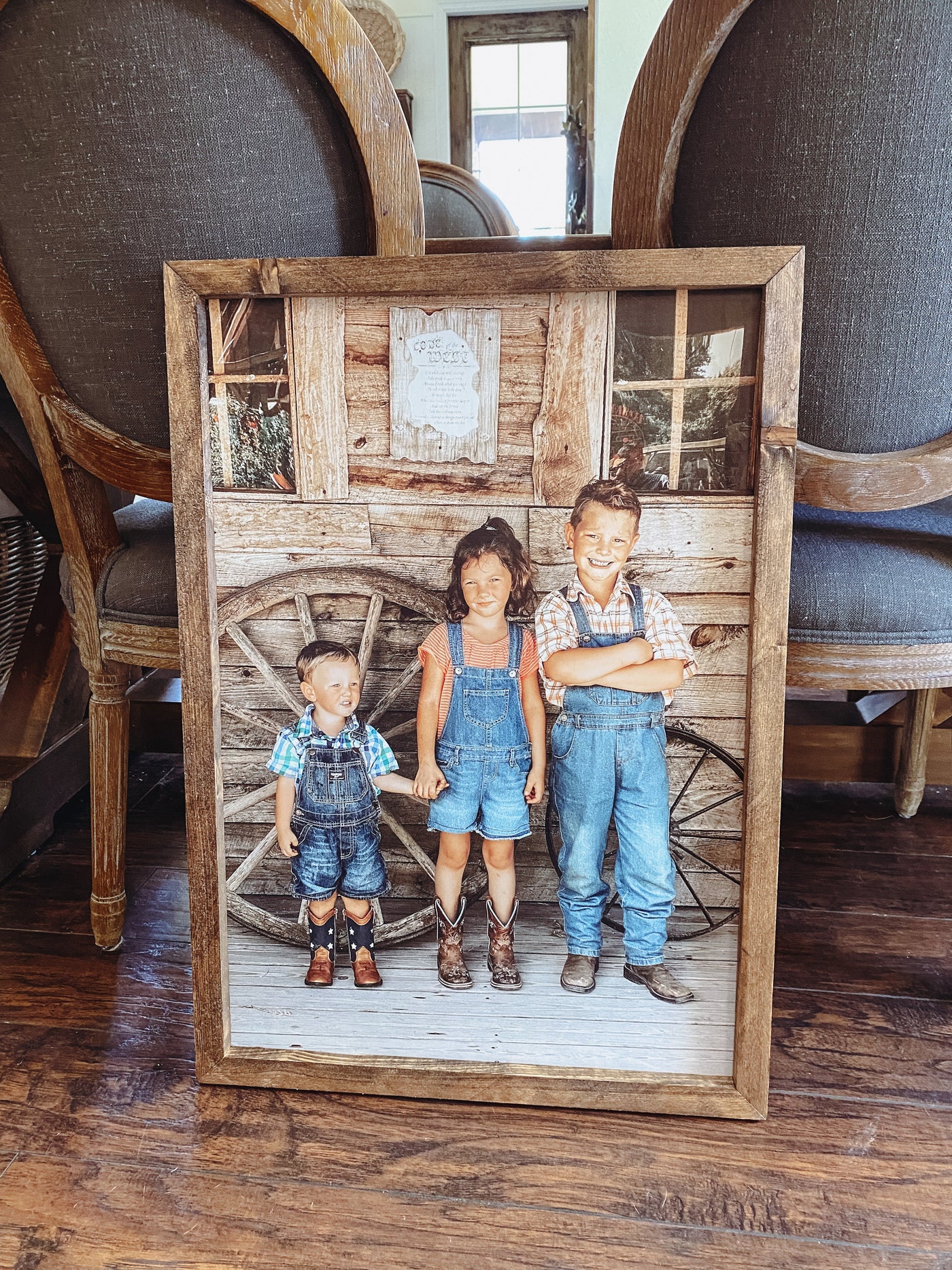 Custom Wood Wall Framed Photos | Family Picture Sign - Mulberry Market Designs