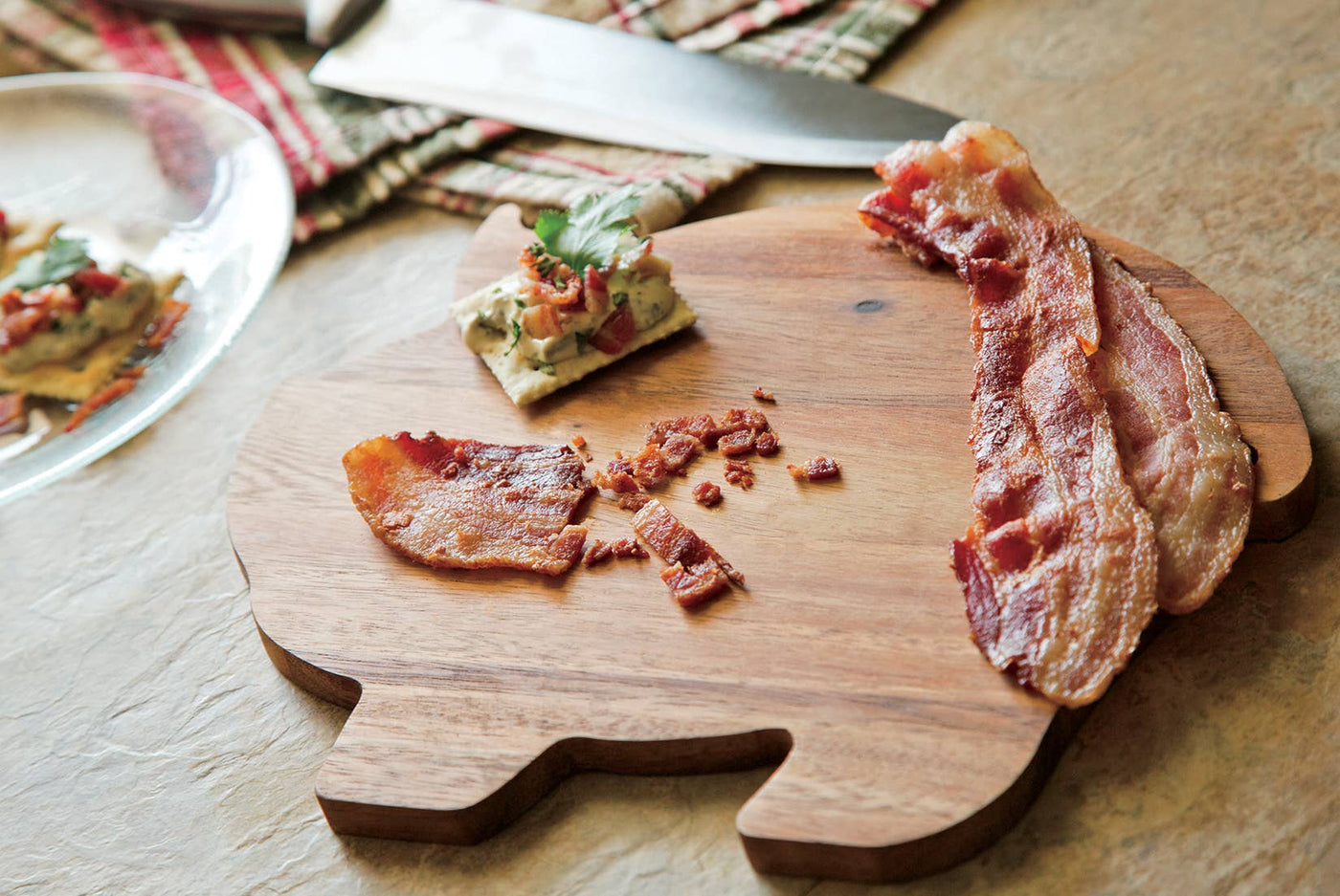 Ironwood Piggie Cutting Board - Mulberry Market Designs