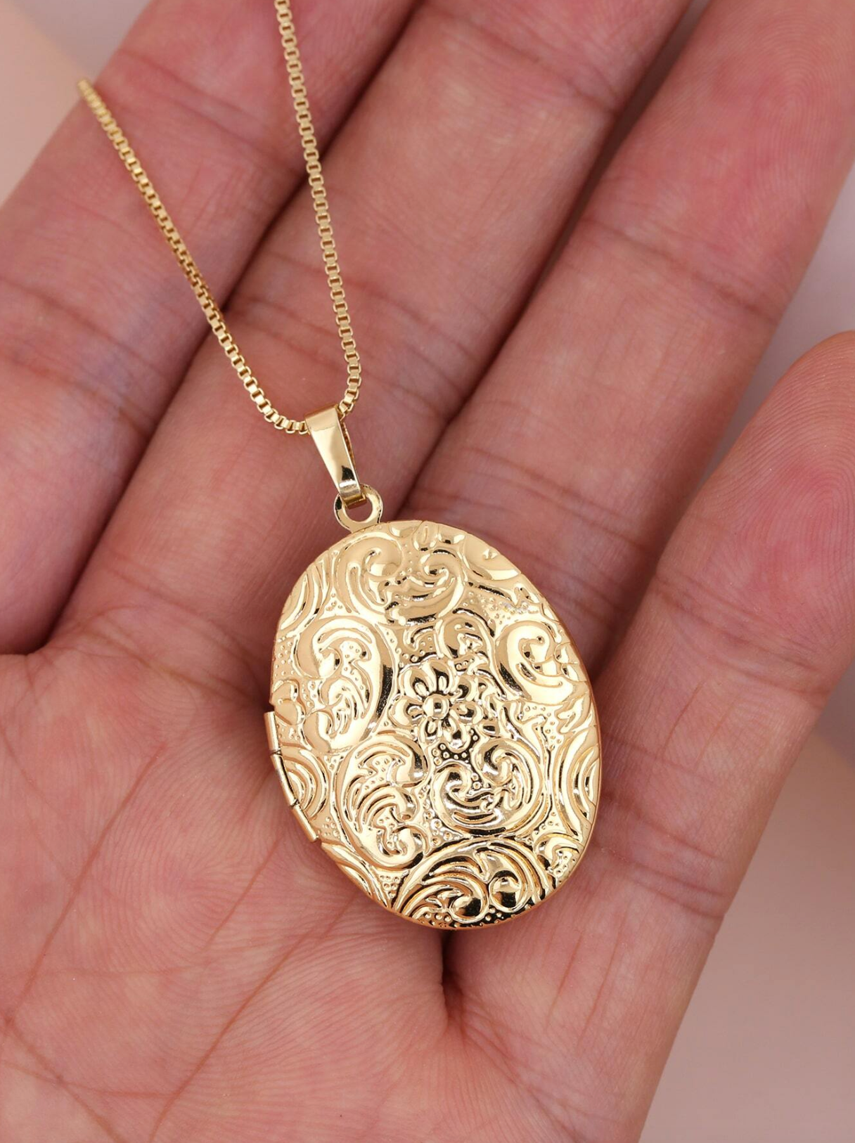 Oval Locket Pendant Necklace